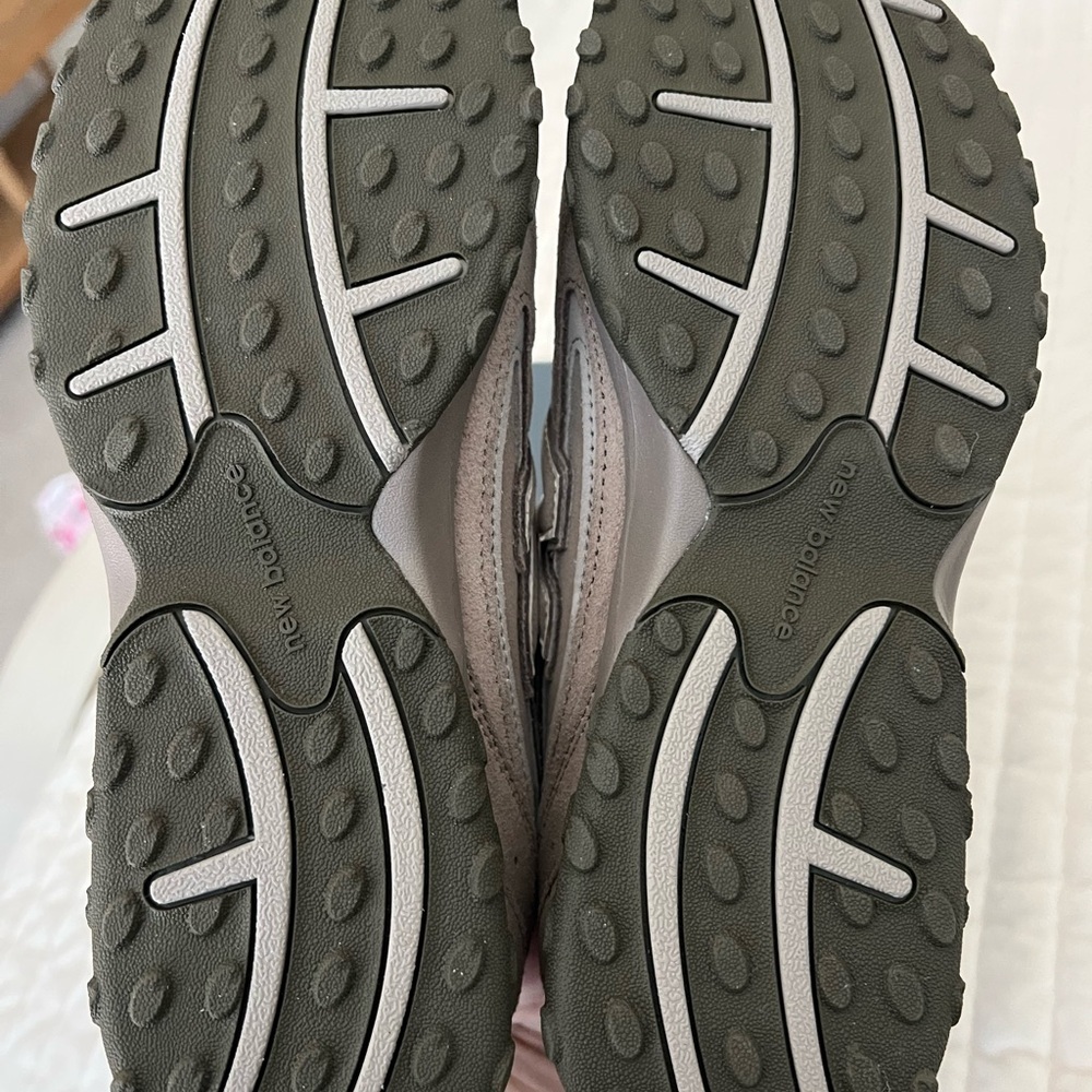NEW New Balance 204L Mushroom Unisex - Picture 7 of 9